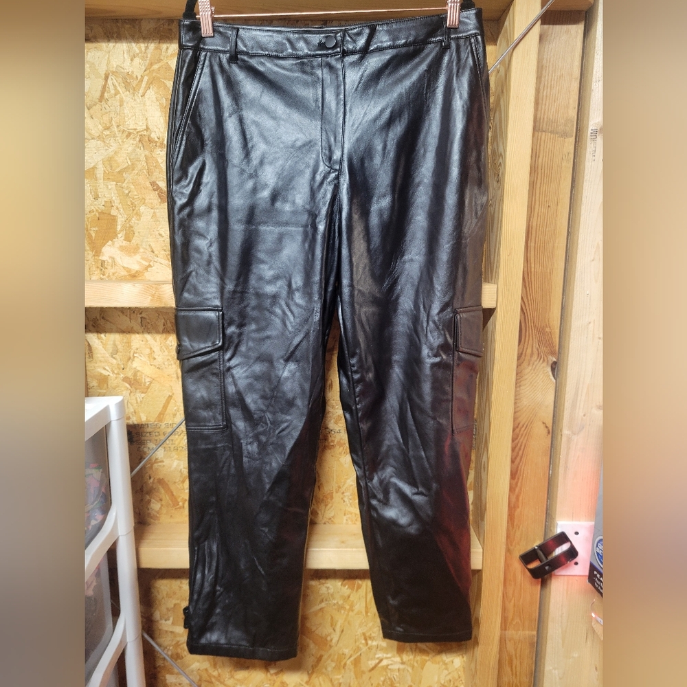 Bailey‎ 44 NWOT Faux Leather Black Cargo Pants Women's Size 14